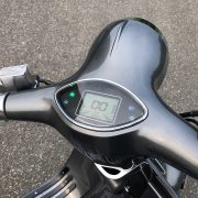 scootyer-gris-2
